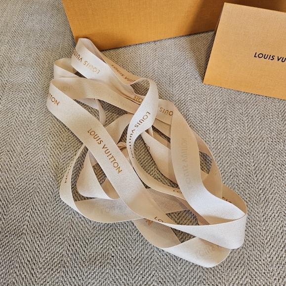 Brand new Louis Vuitton empty gift set - Picture 16 of 16